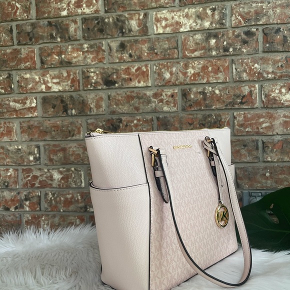 Micheal Kors purse and wallet - Picture 5 of 14